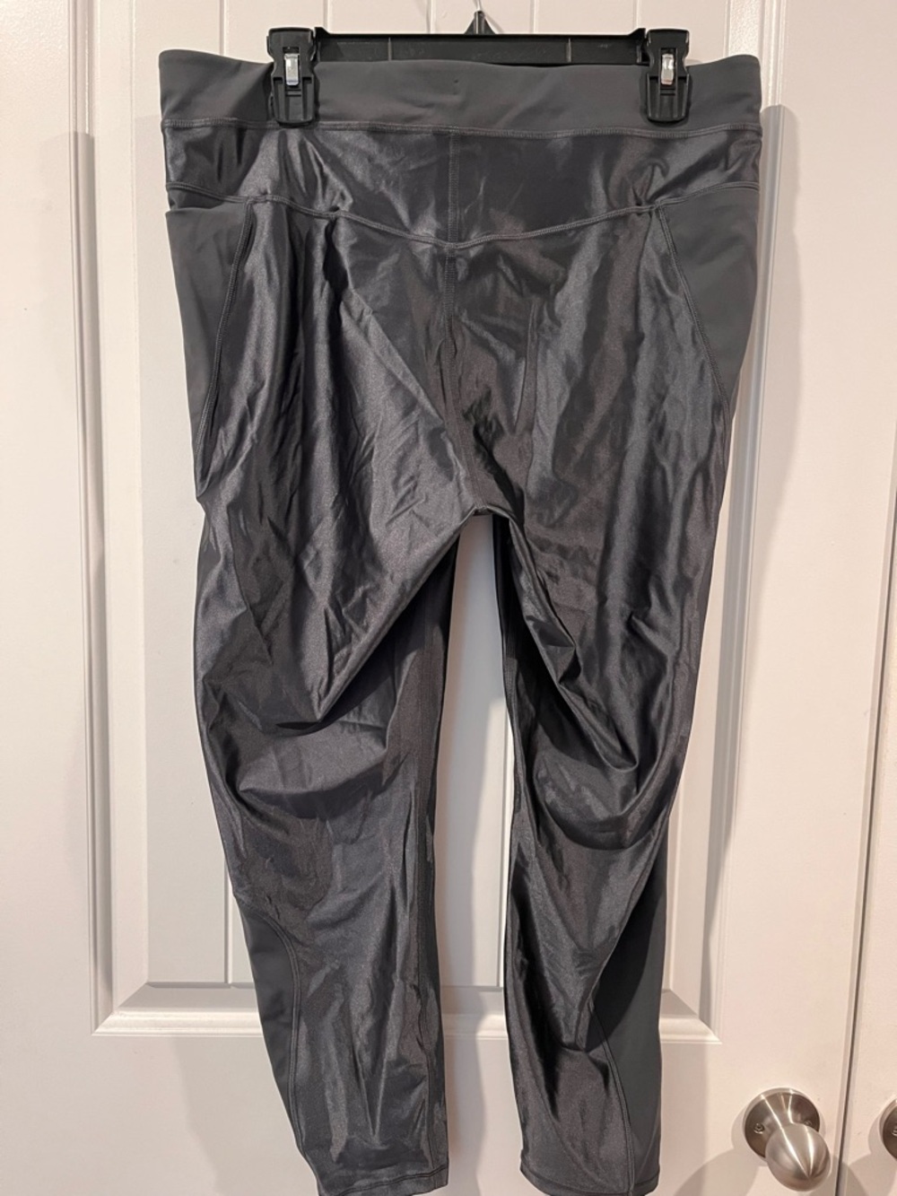 Lululemon Satin Shine leggings - Picture 2 of 6